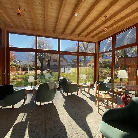 Hotel Oberland 3*